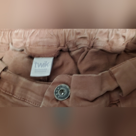 Twik - Tapered Cargo Pants with Stretchy Waistband - Picture 3 of 5